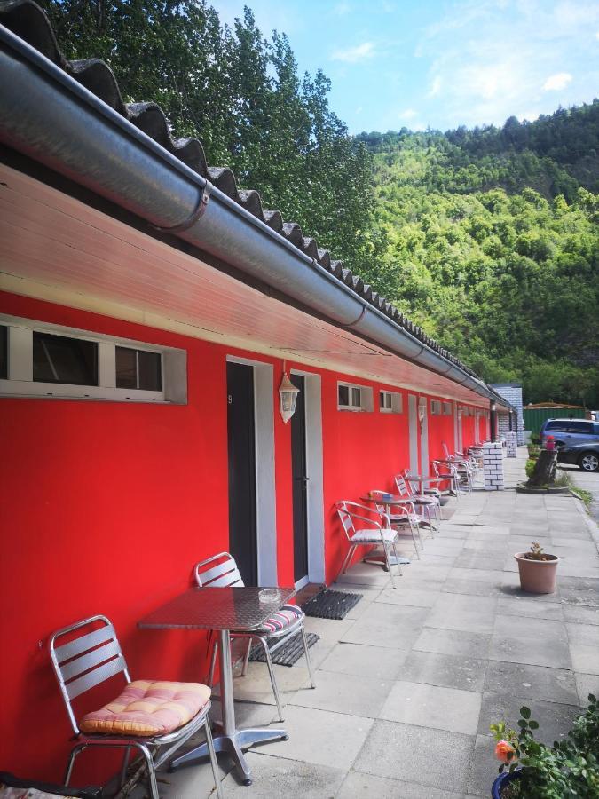 Simplonblick - Self Check-In Motel Raron ภายนอก รูปภาพ